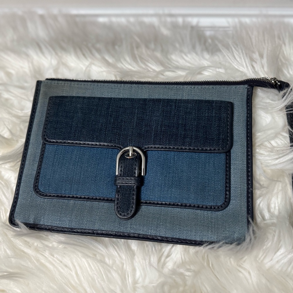 Michael Kor Wristlet